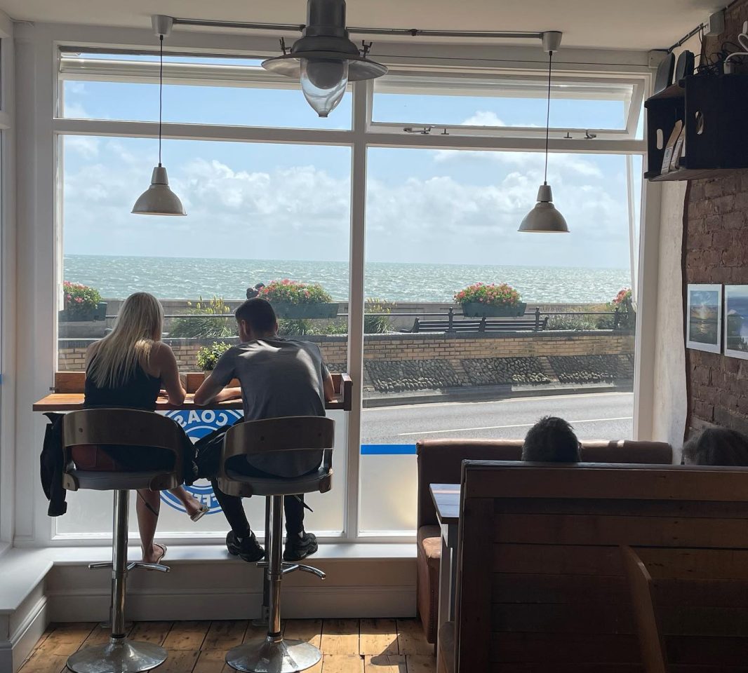 Soak Up the Sun! Bognor Regis’ Best Spots for Al Fresco Bites and Sips